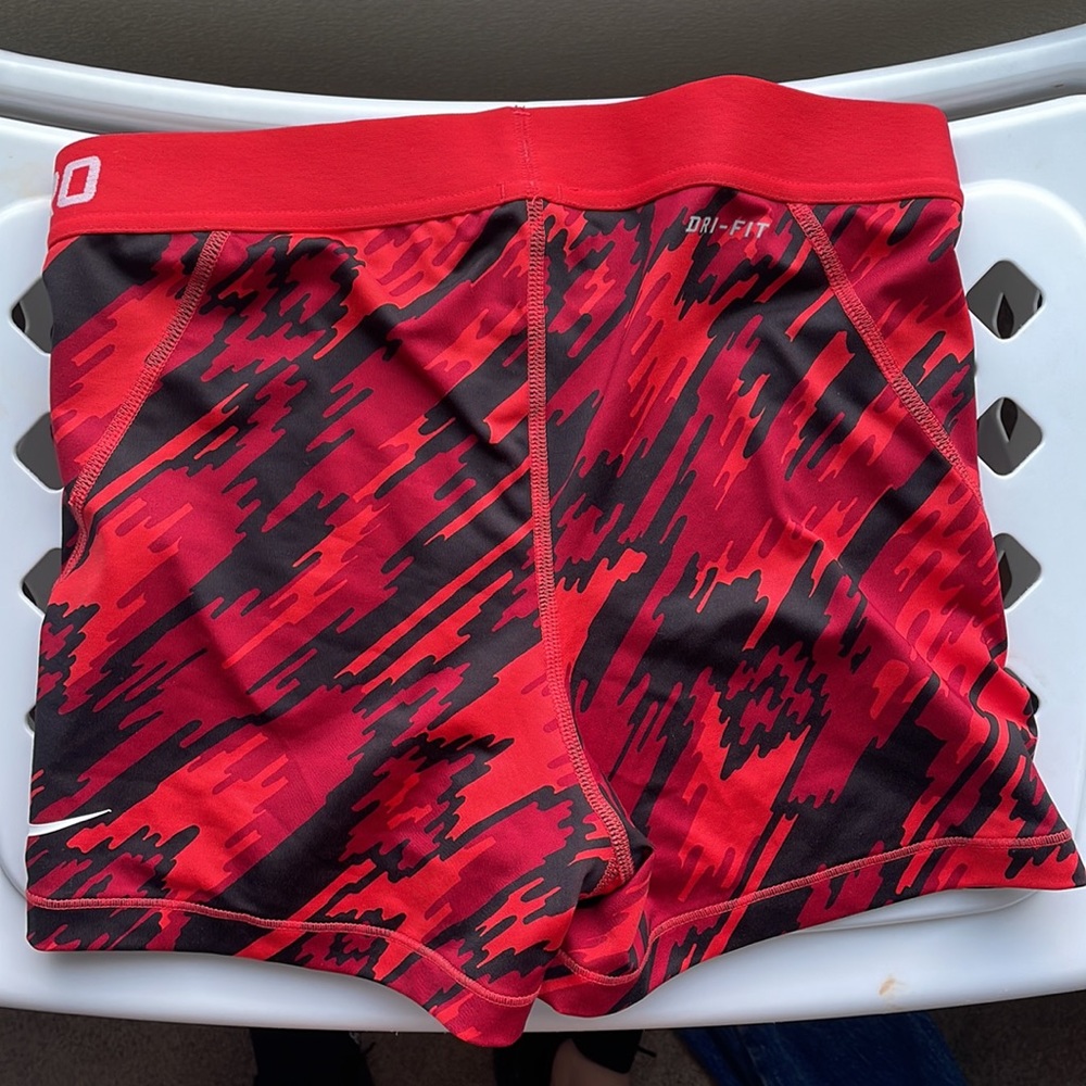 Spandex - Picture 3 of 4